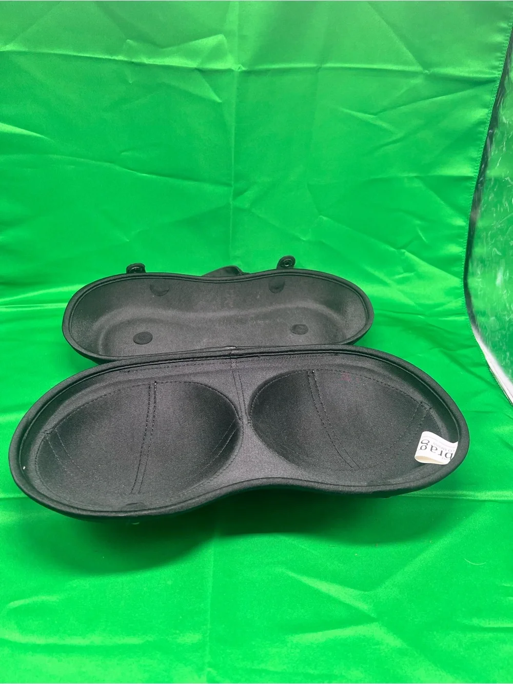 Black Bra Travel Case with Ruffle Trim - The Brag Company